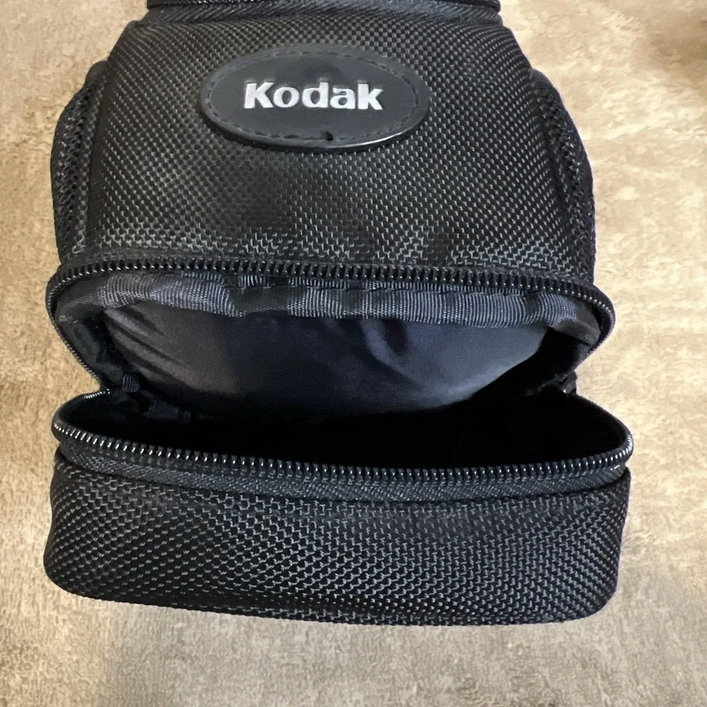 Kodak Ni-MH Rapid Battery Charger K4500 for Rechargeable Batteries AA Size &Case